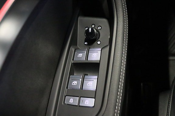 Vehicle Image 28