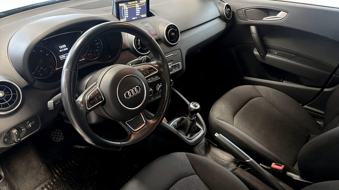 Vehicle Image 7