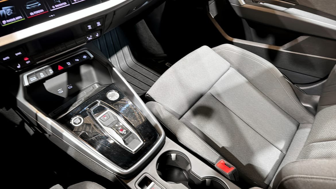 Vehicle Image 15