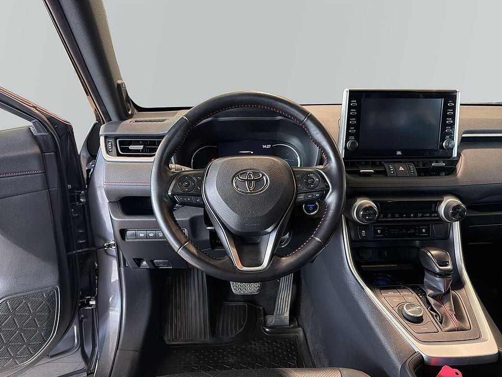 Vehicle Image 8