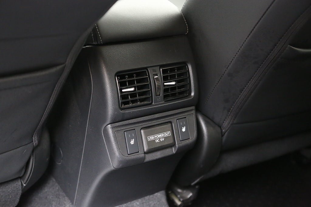 Vehicle Image 25