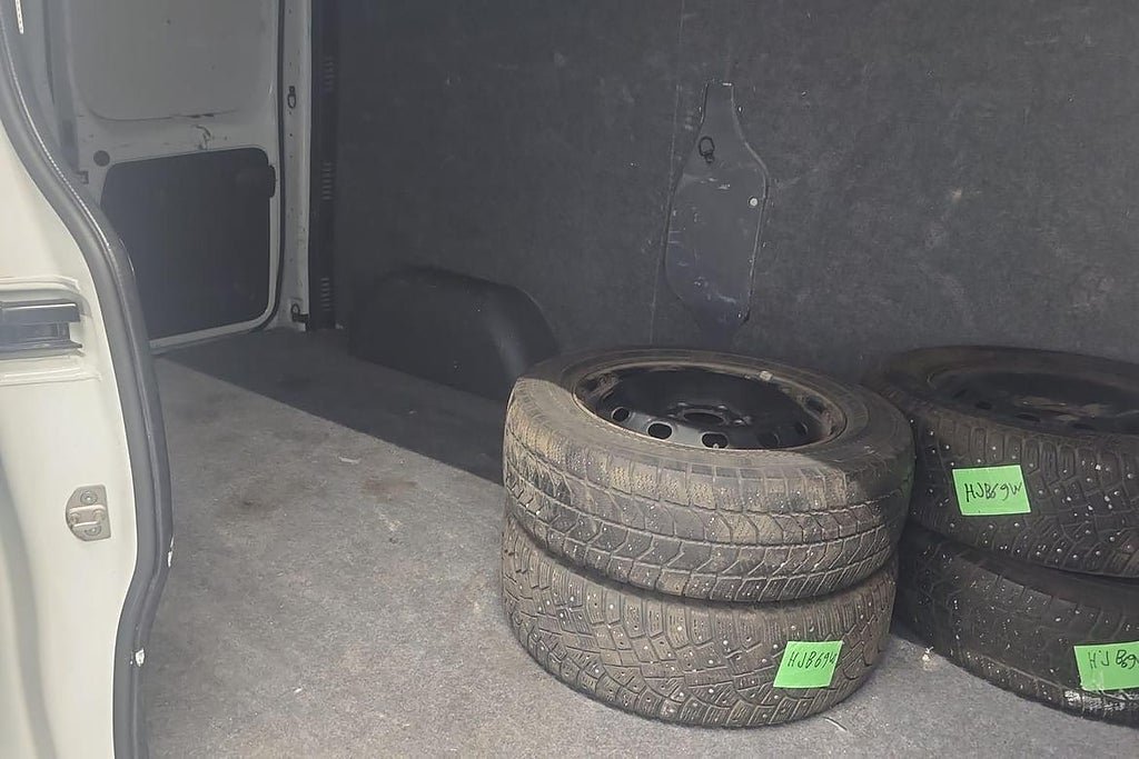 Vehicle Image 9