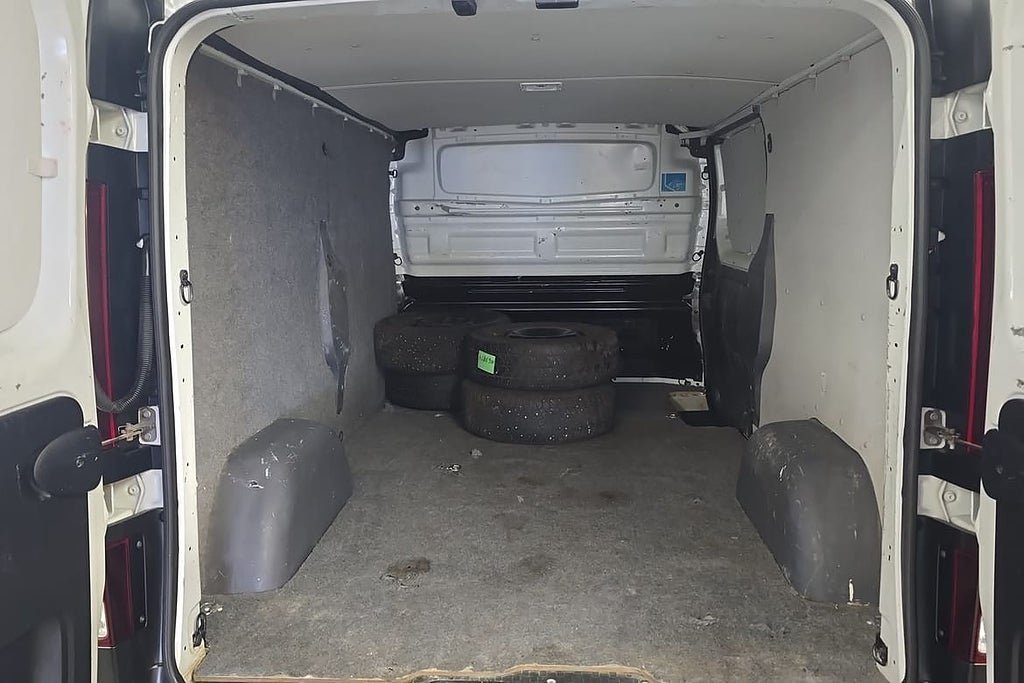 Vehicle Image 21