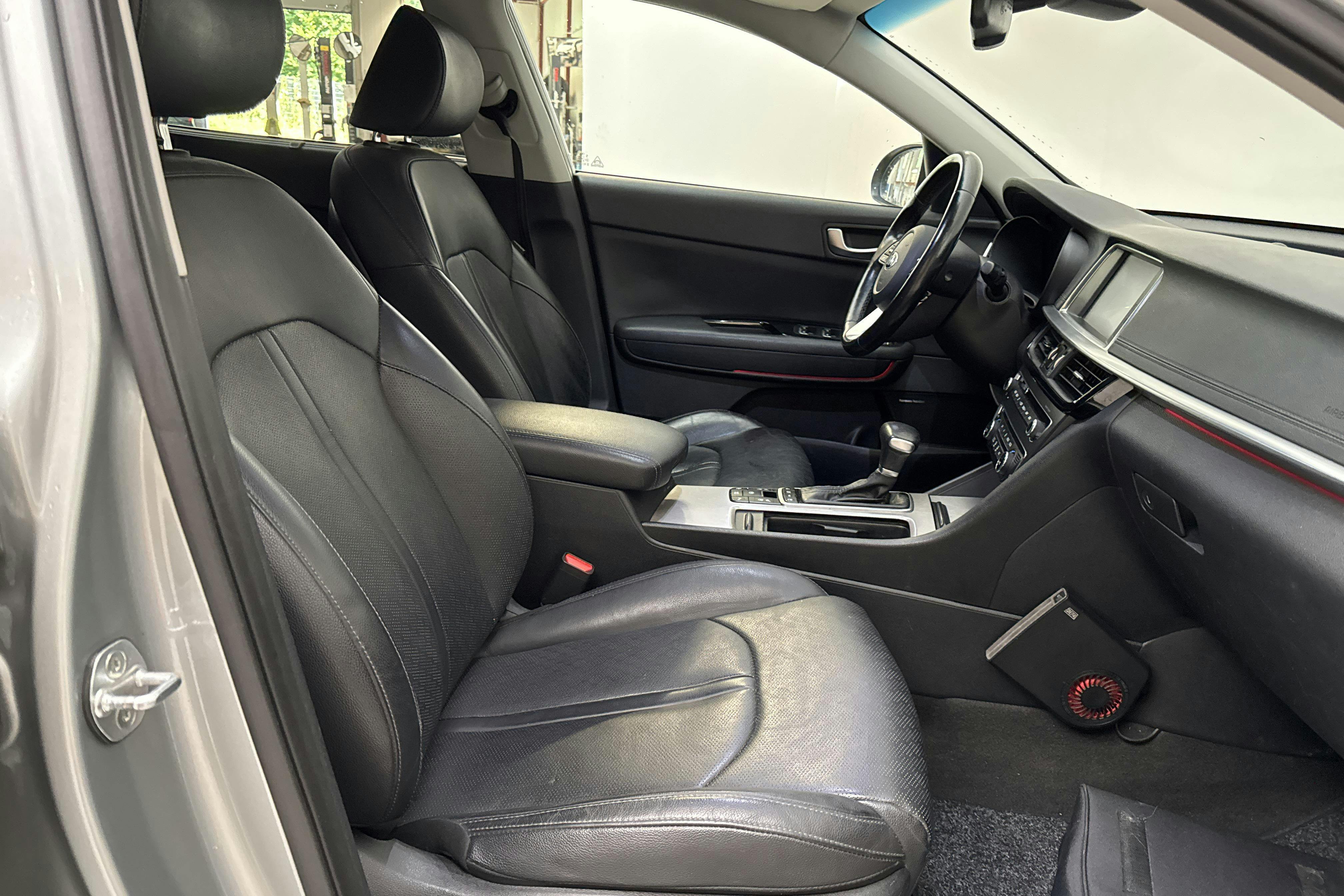 Vehicle Image 7