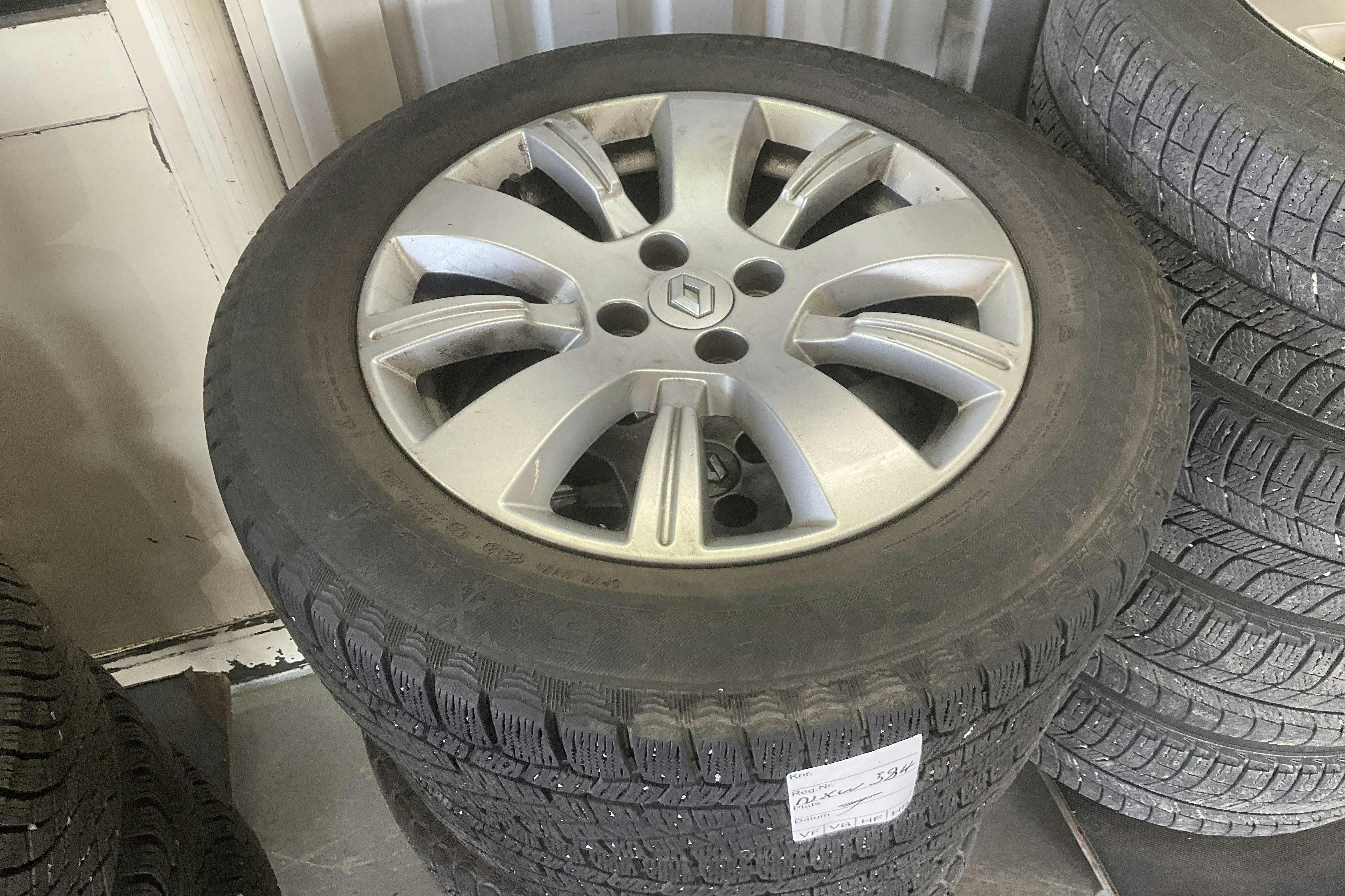 Vehicle Image 11