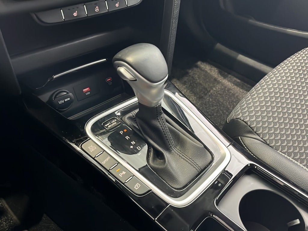 Vehicle Image 12