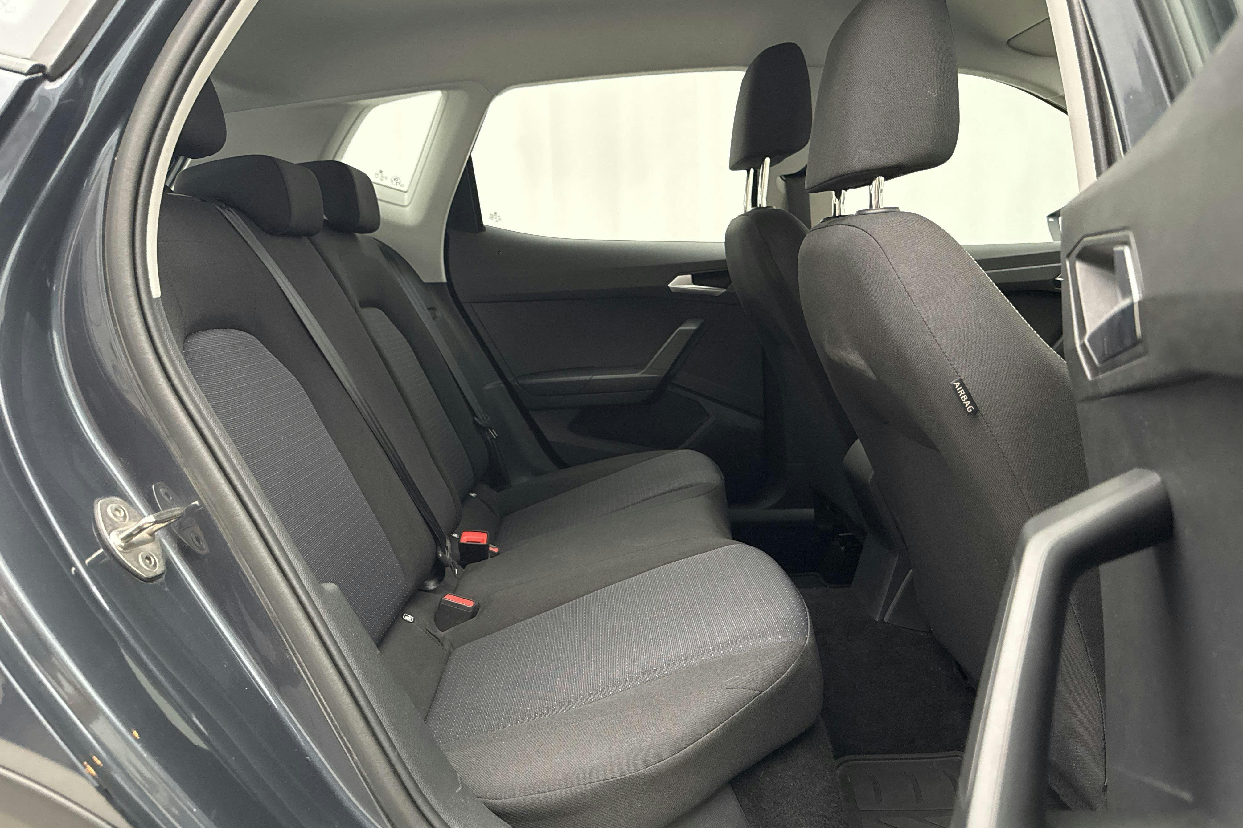 Vehicle Image 8