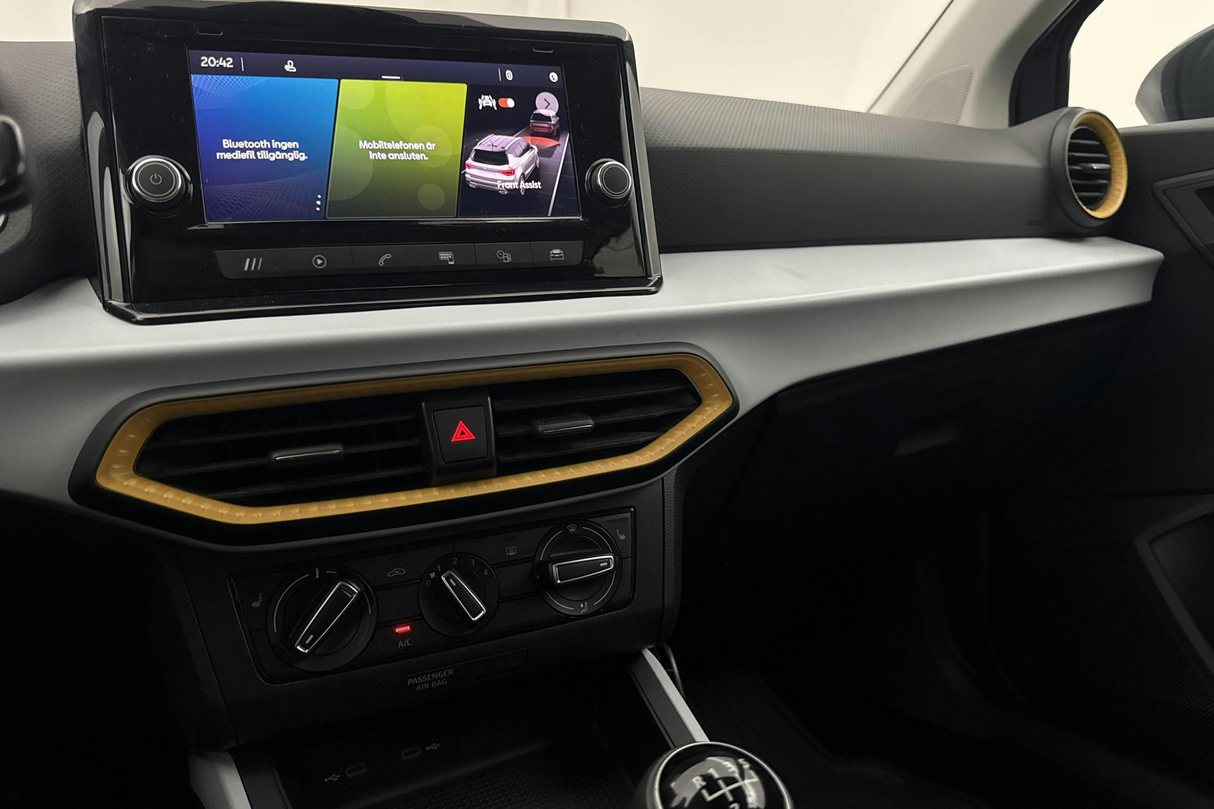 Vehicle Image 12