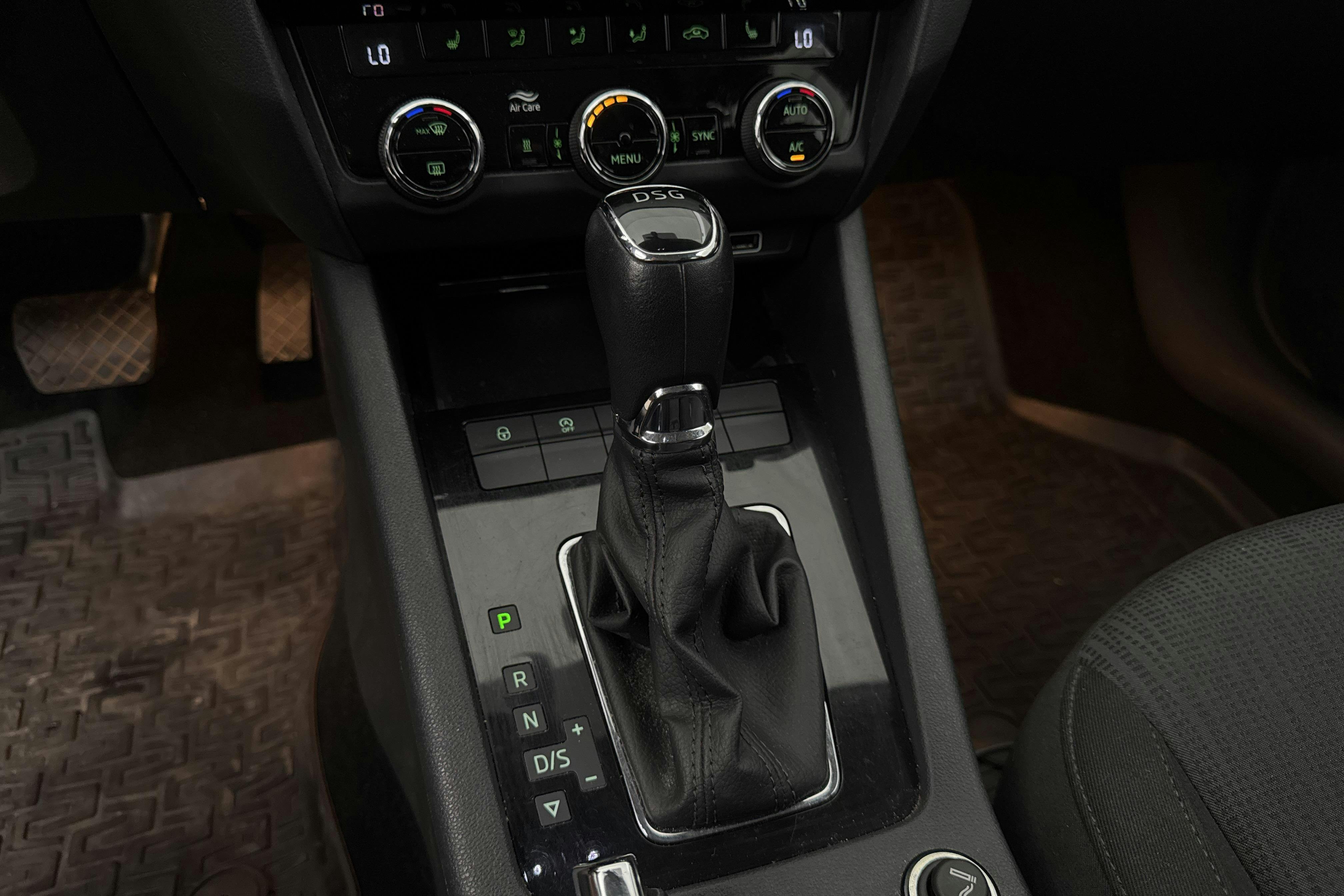 Vehicle Image 14