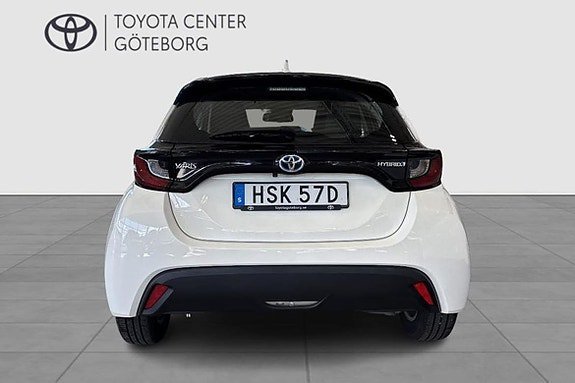 Vehicle Image 6