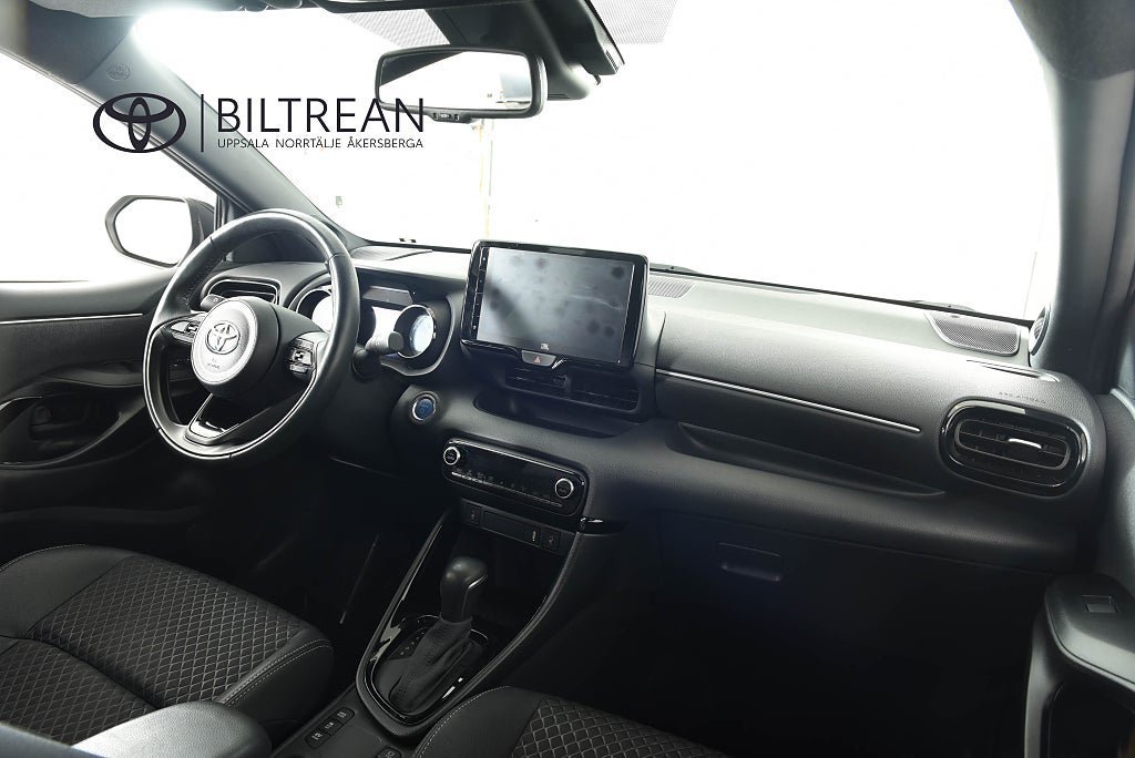 Vehicle Image 10