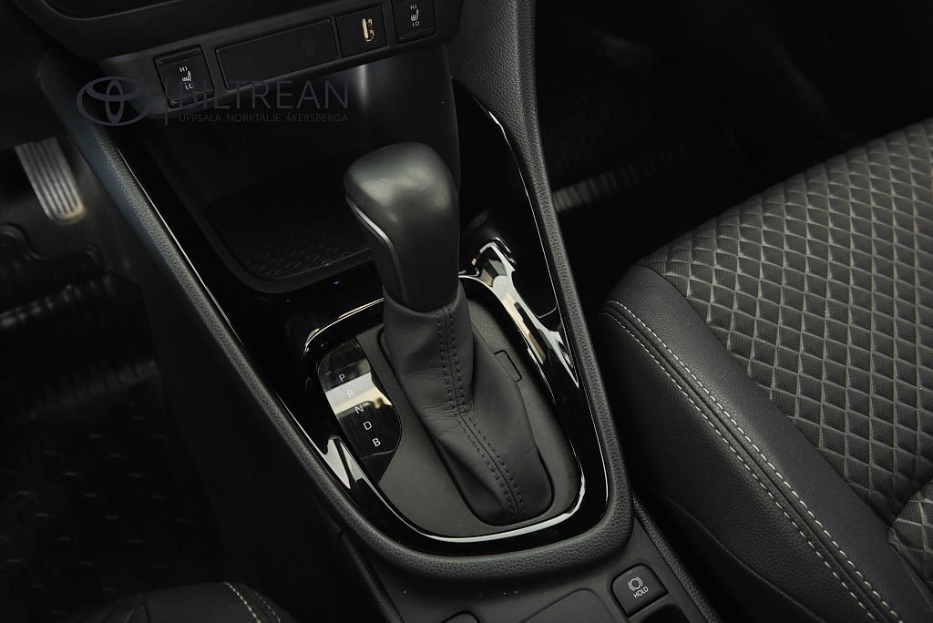 Vehicle Image 13