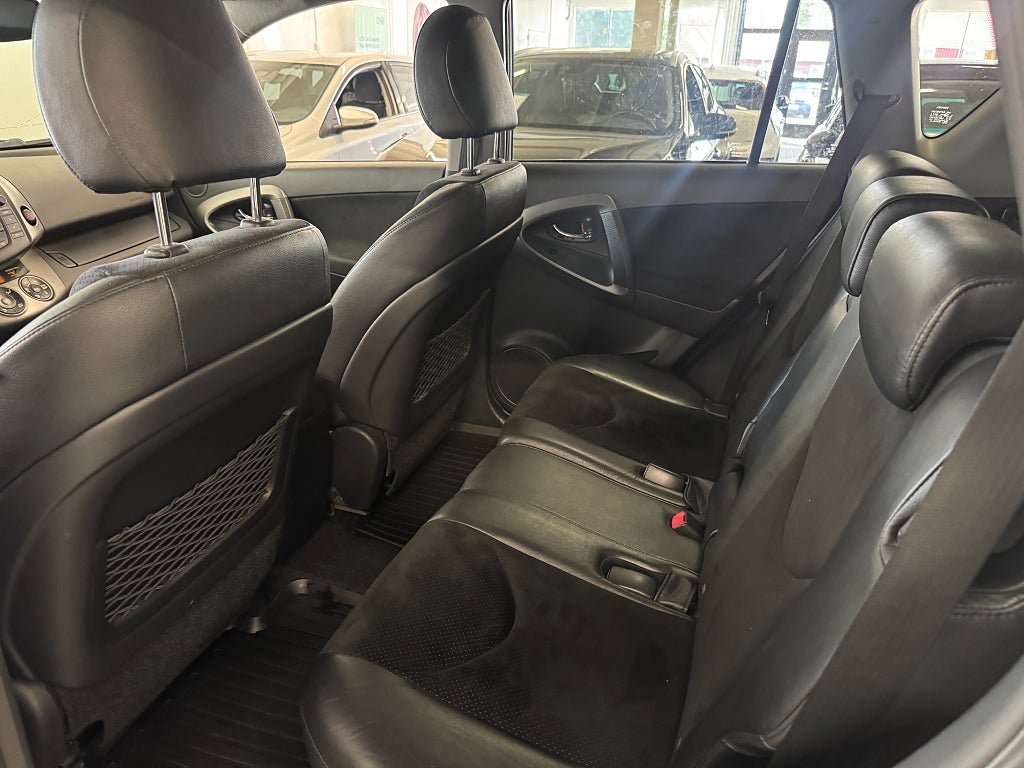 Vehicle Image 19
