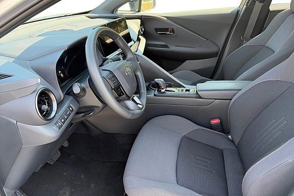 Vehicle Image 10