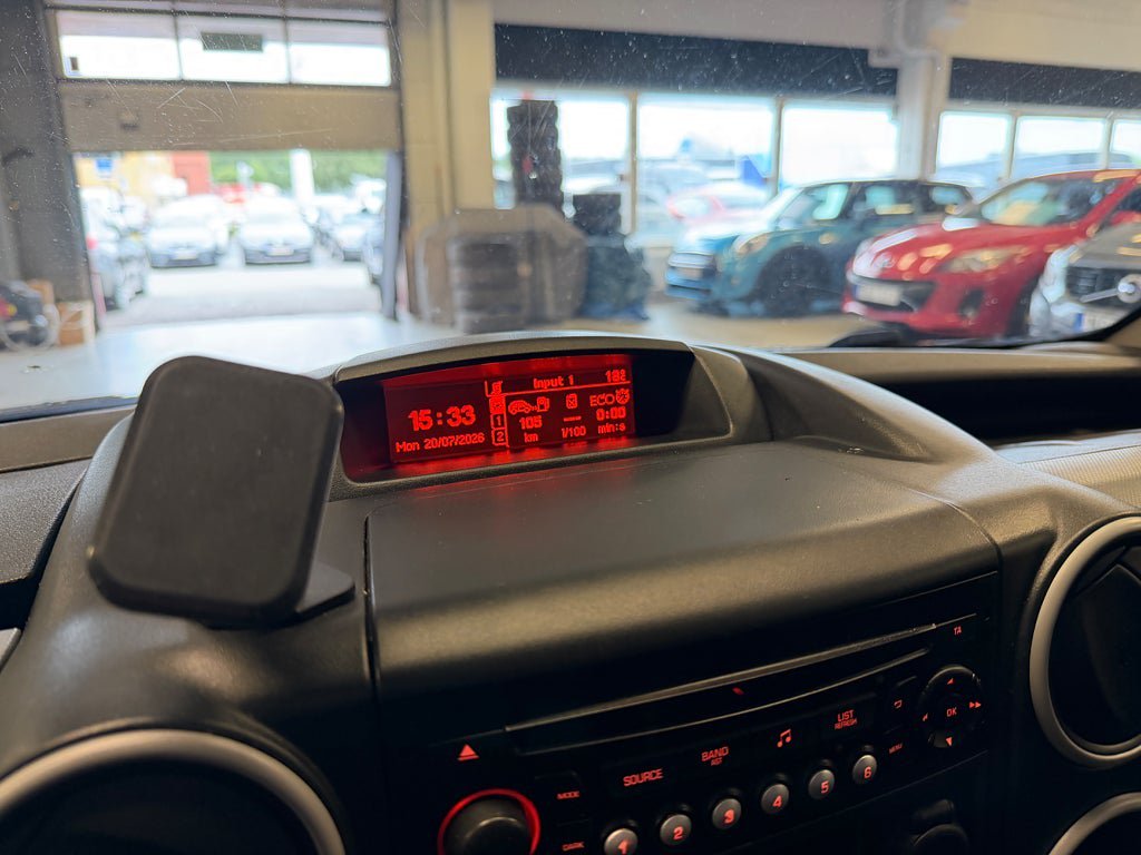 Vehicle Image 11