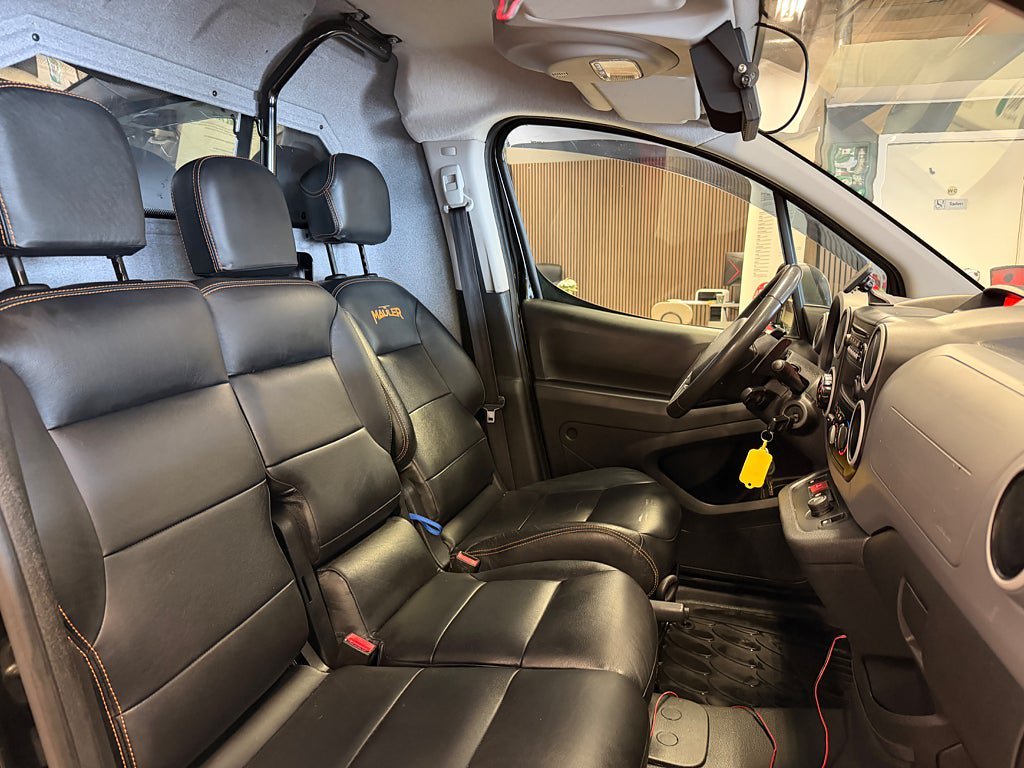 Vehicle Image 19
