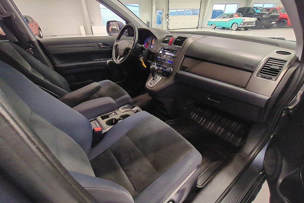 Vehicle Image 10
