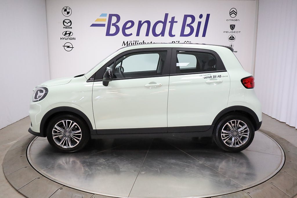 Vehicle Image 6