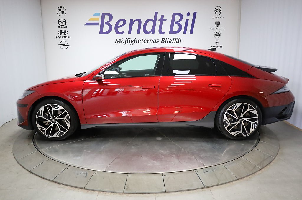 Vehicle Image 6