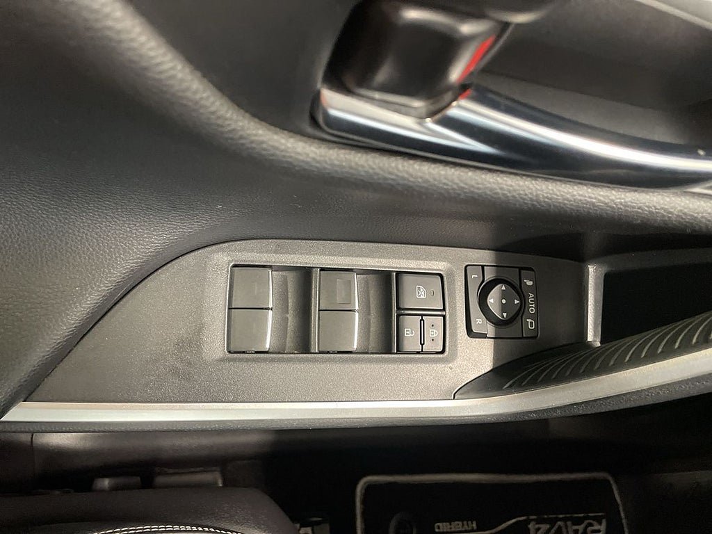 Vehicle Image 16