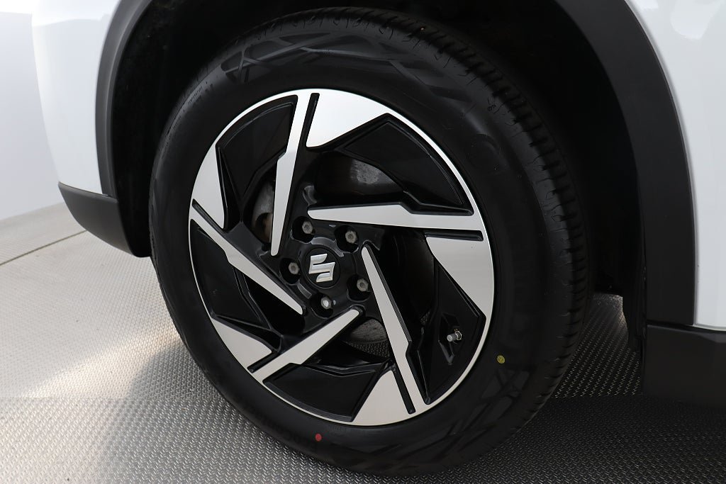 Vehicle Image 11