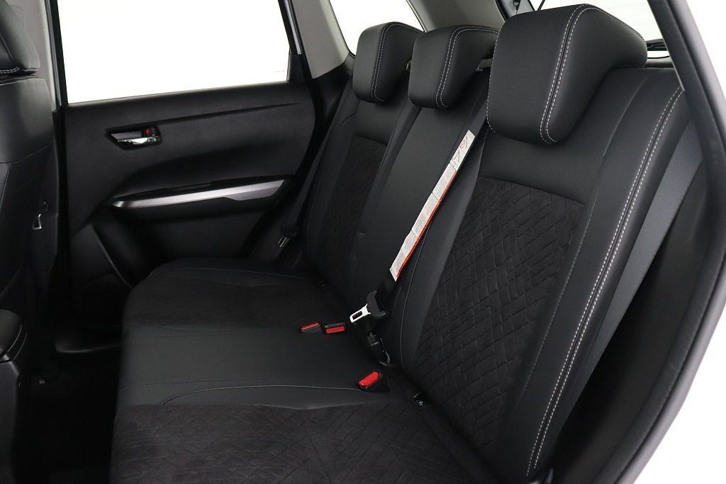 Vehicle Image 16