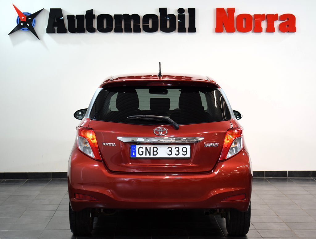Vehicle Image 6