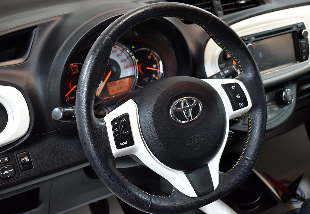 Vehicle Image 9