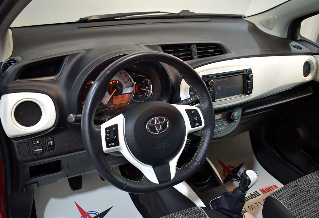 Vehicle Image 10