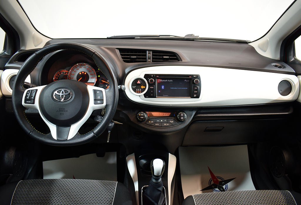 Vehicle Image 12