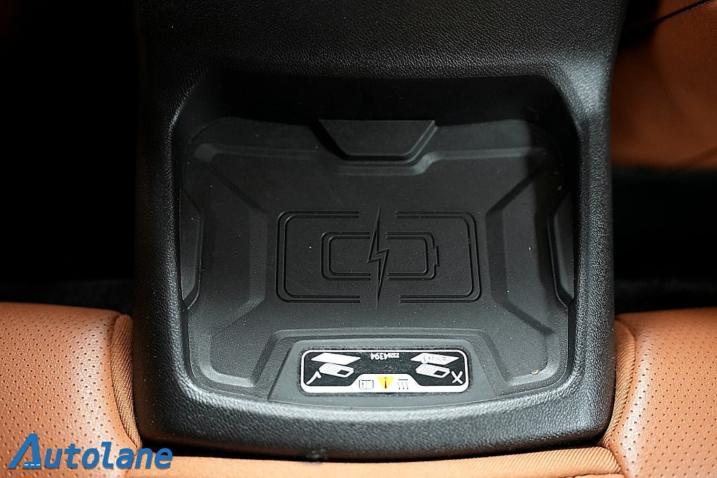 Vehicle Image 19