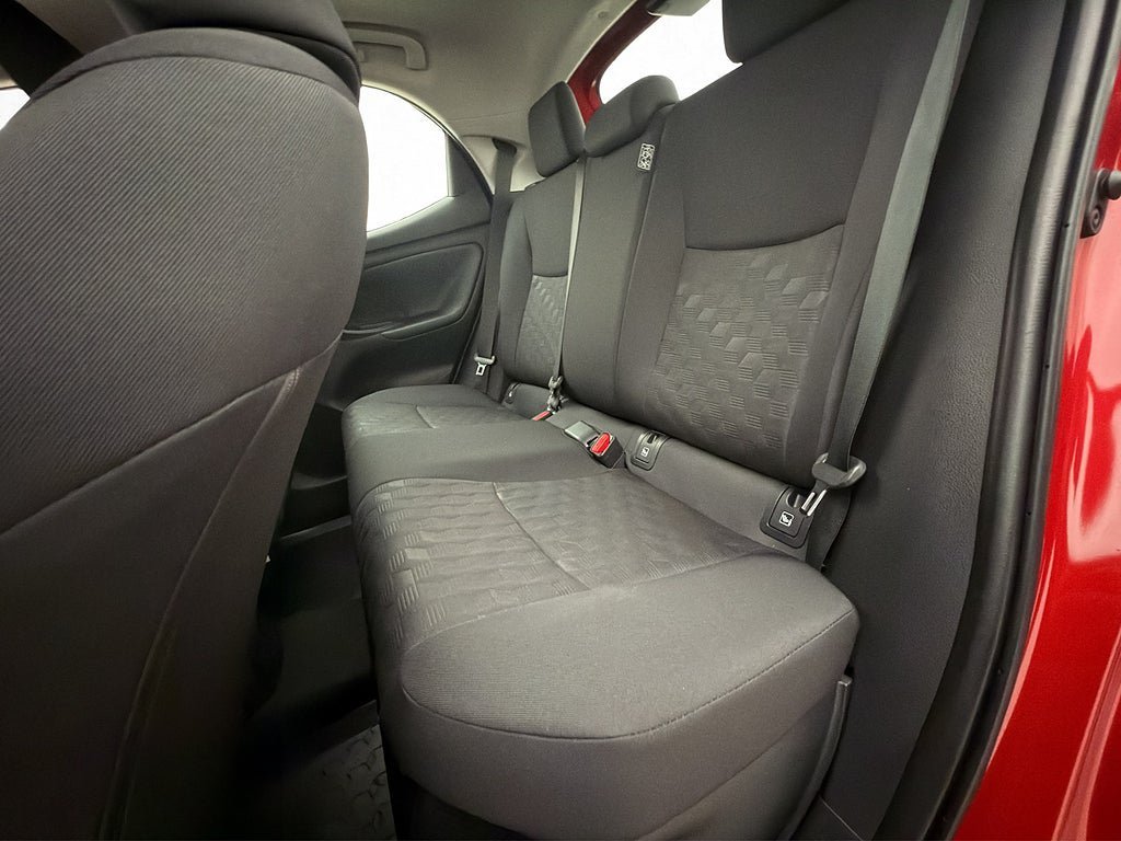Vehicle Image 25