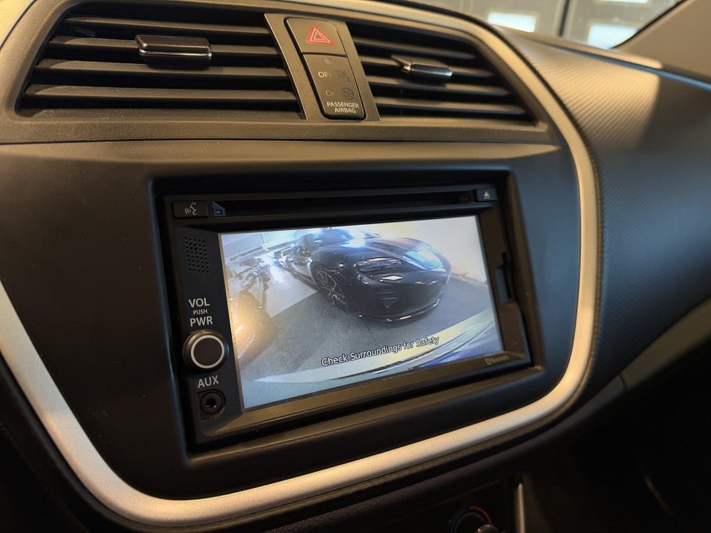 Vehicle Image 12