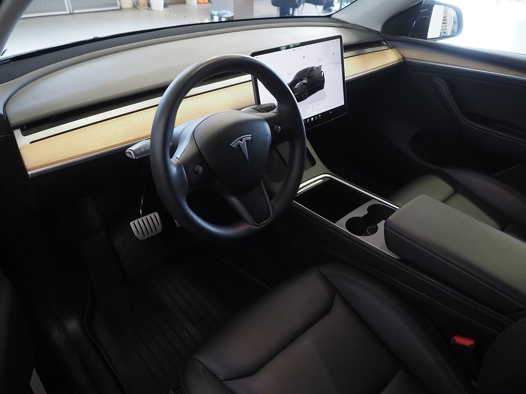 Vehicle Image 15