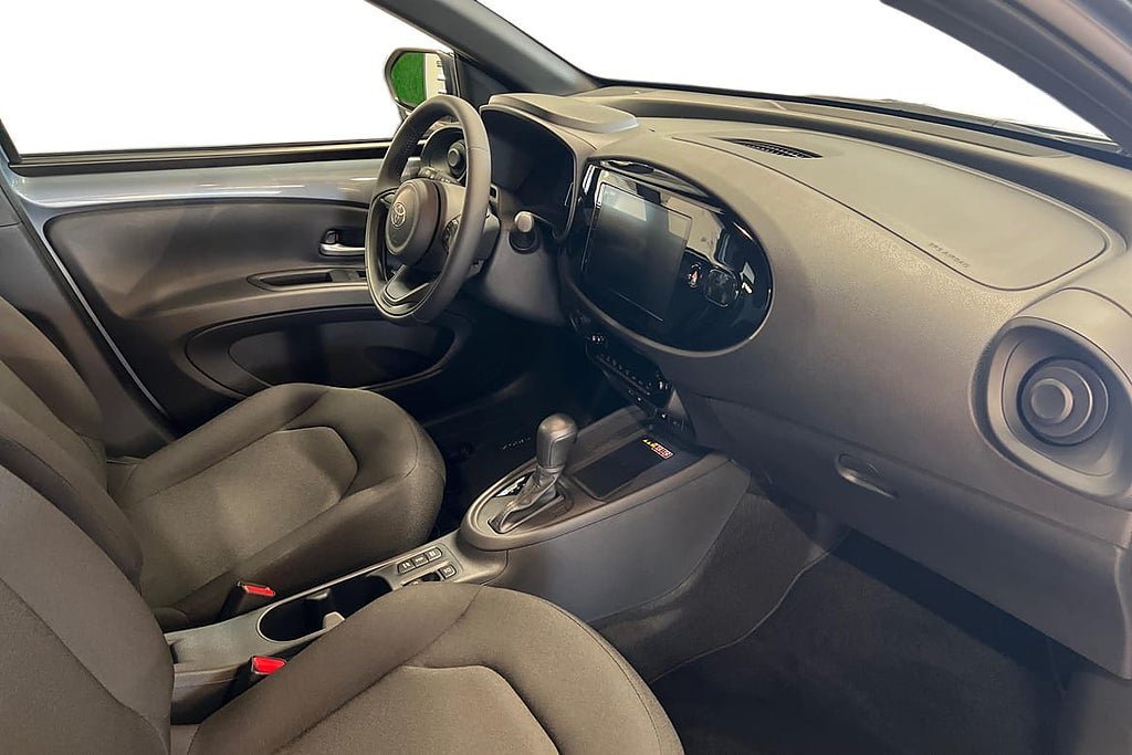 Vehicle Image 7