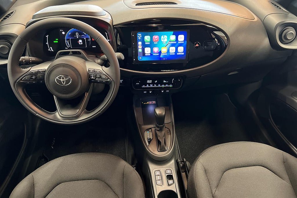 Vehicle Image 10