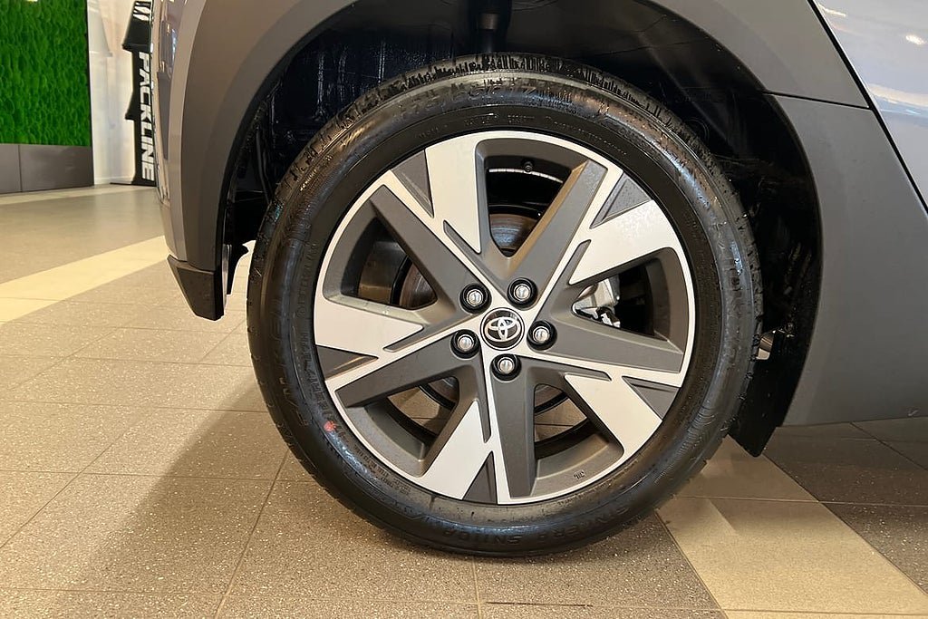 Vehicle Image 17