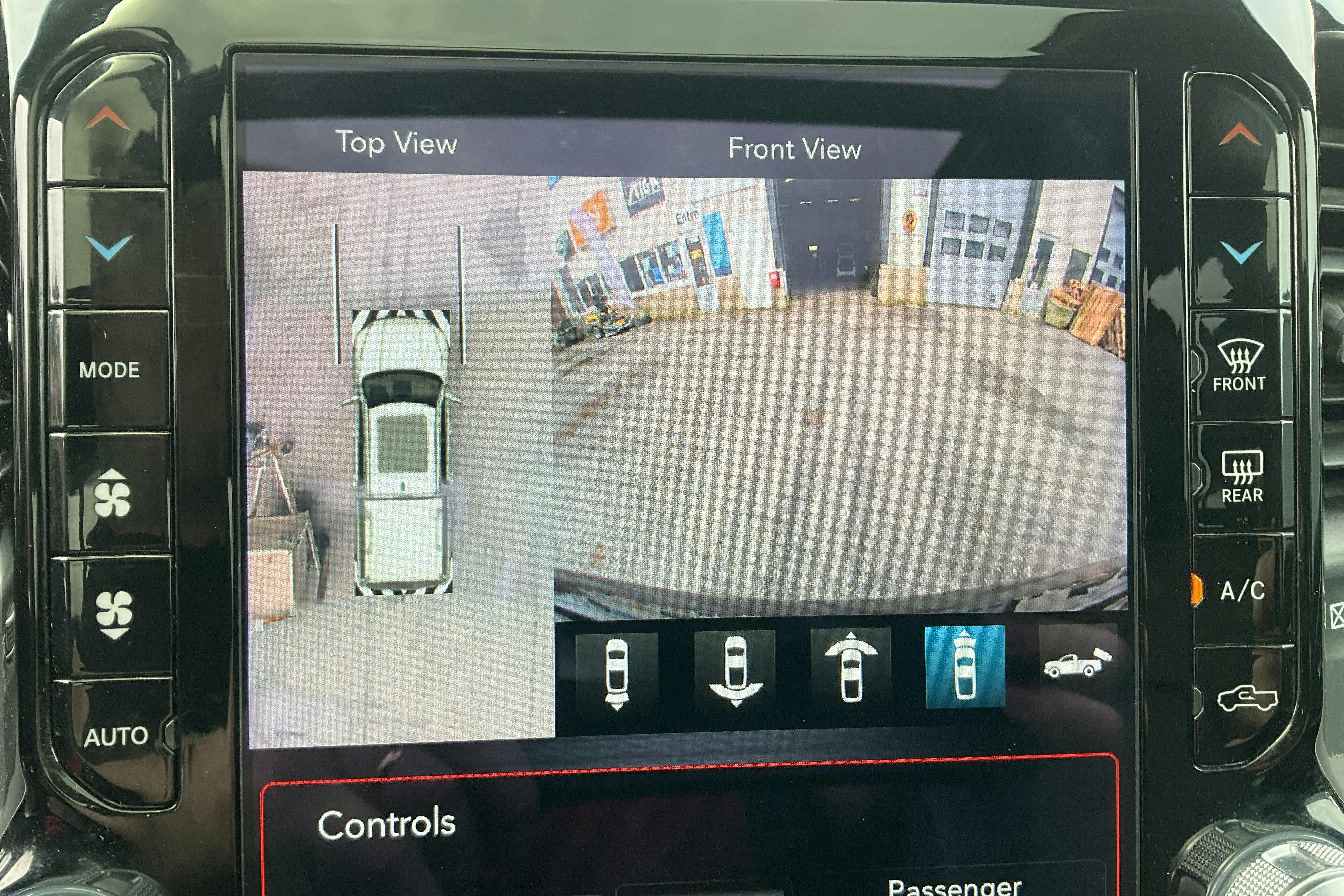 Vehicle Image 14