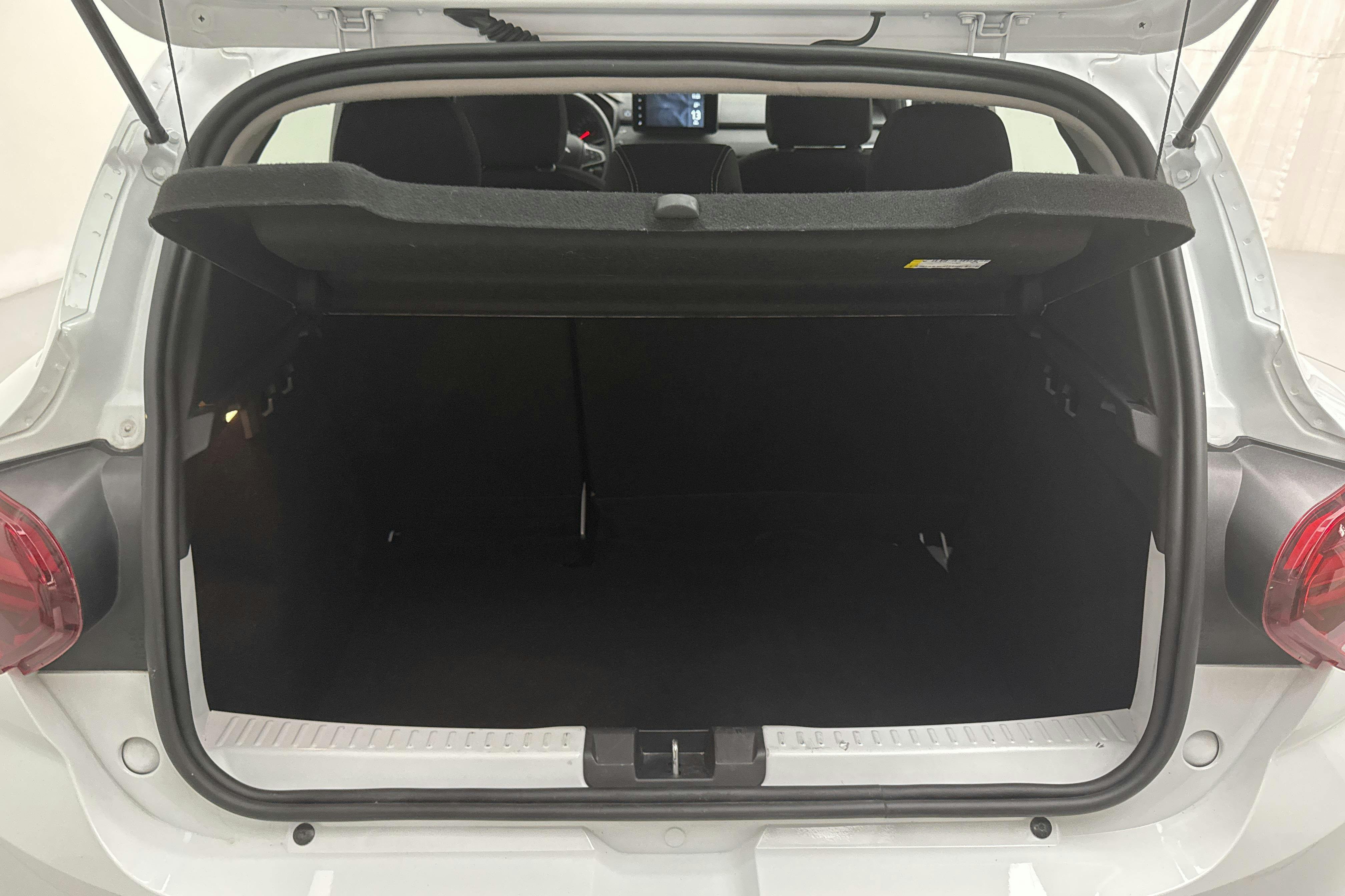 Vehicle Image 9