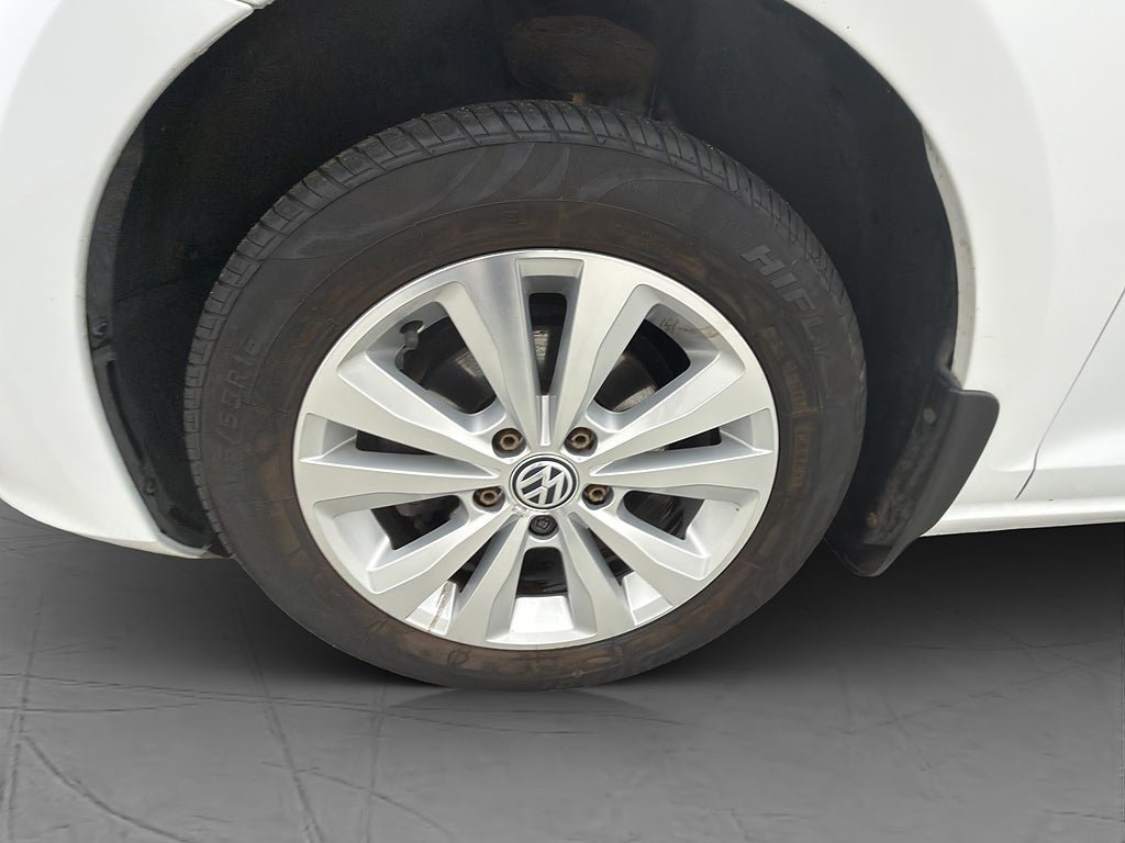 Vehicle Image 24
