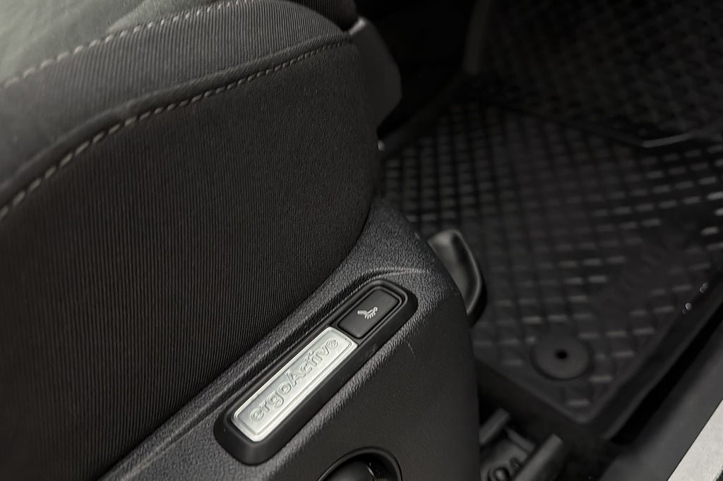 Vehicle Image 23