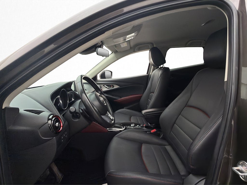 Vehicle Image 25