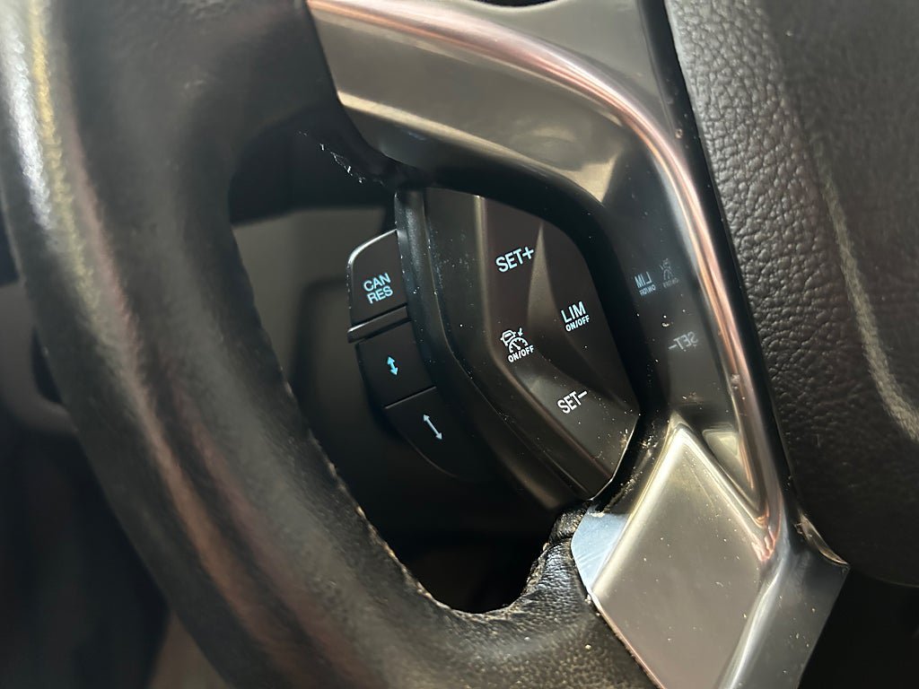 Vehicle Image 16