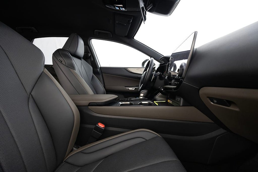 Vehicle Image 14