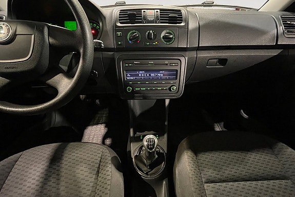 Vehicle Image 12