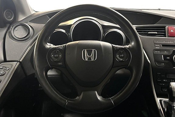 Vehicle Image 16