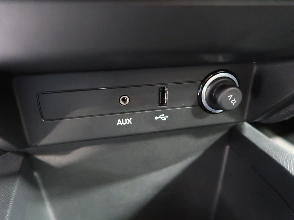 Vehicle Image 25