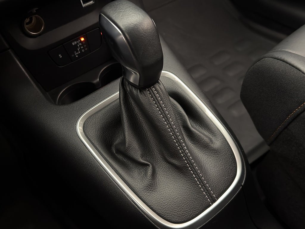 Vehicle Image 23