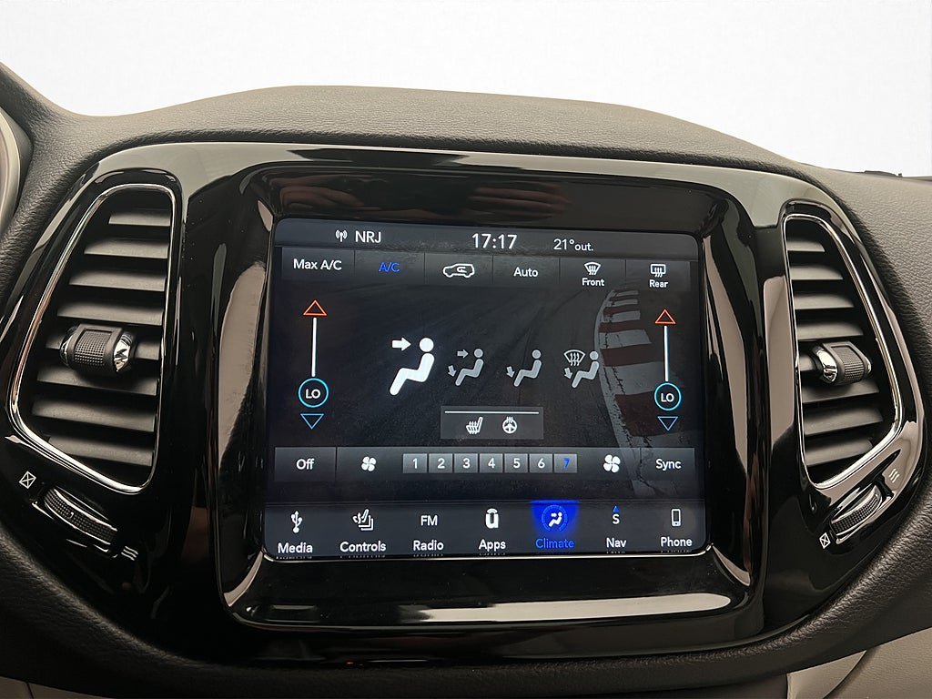 Vehicle Image 21