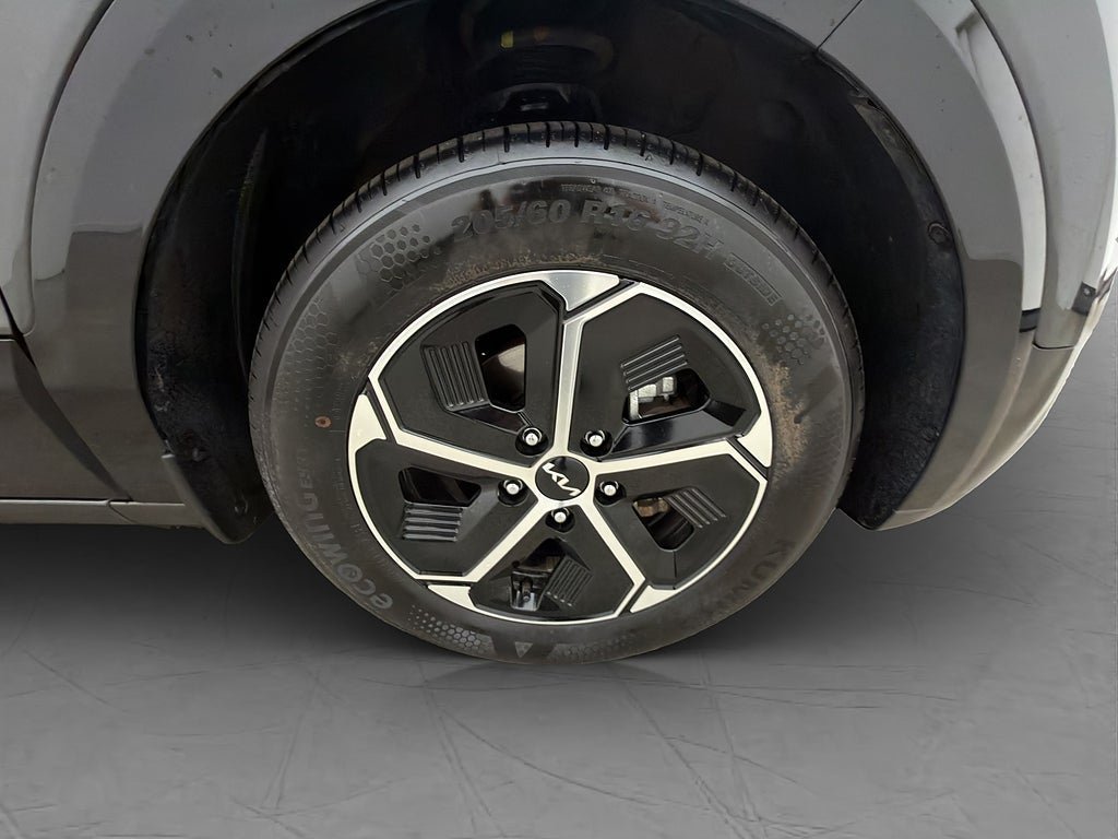 Vehicle Image 35